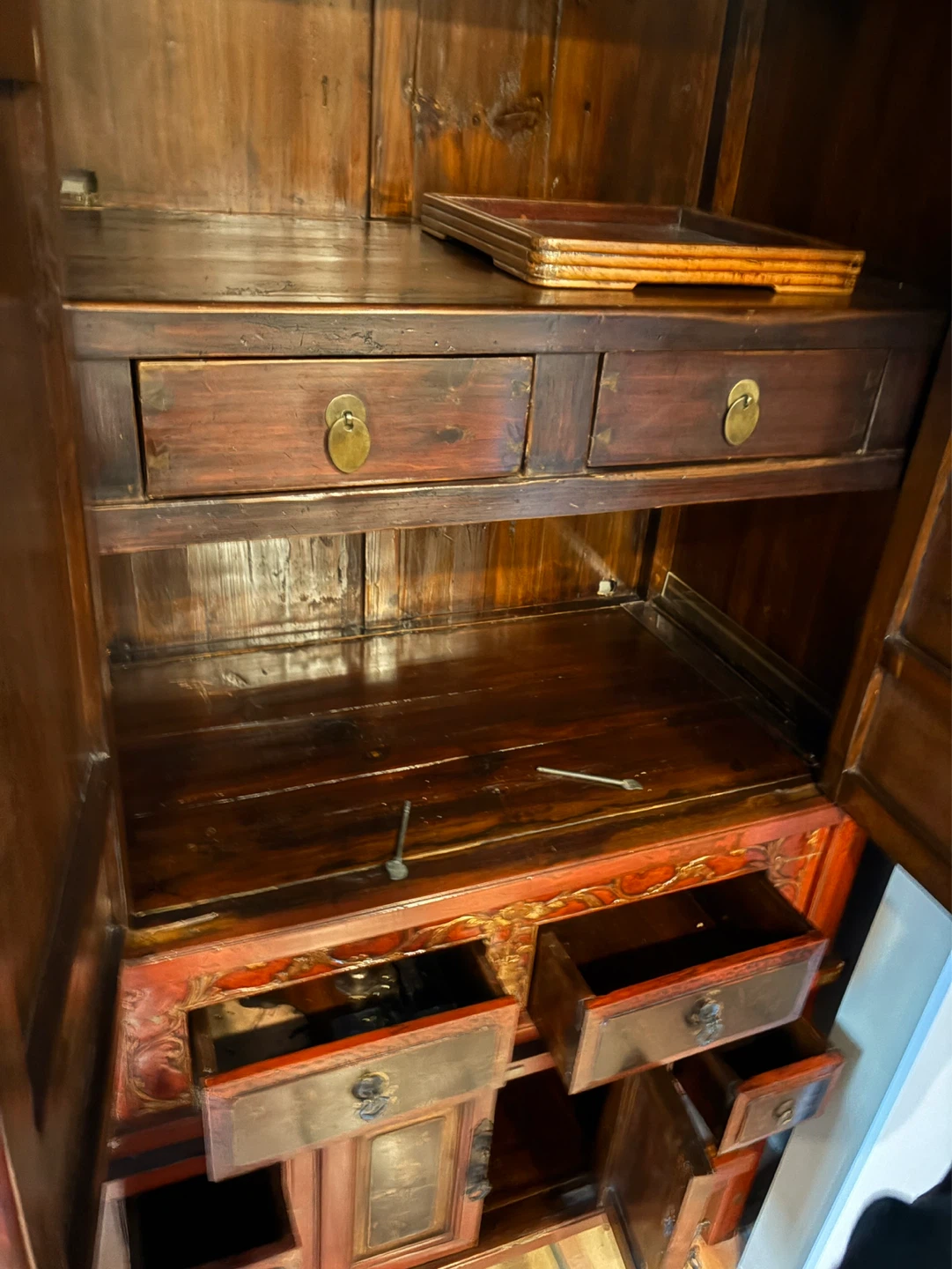 Antique Red Lacquered Cabinet with Gold Gilded Accents - photo 3