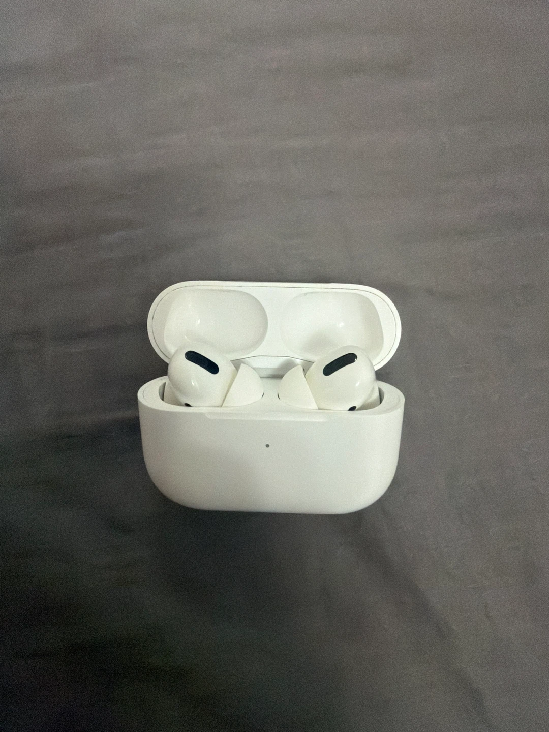 Apple AirPods Pro (1st Gen) - Magsafe, Lightning