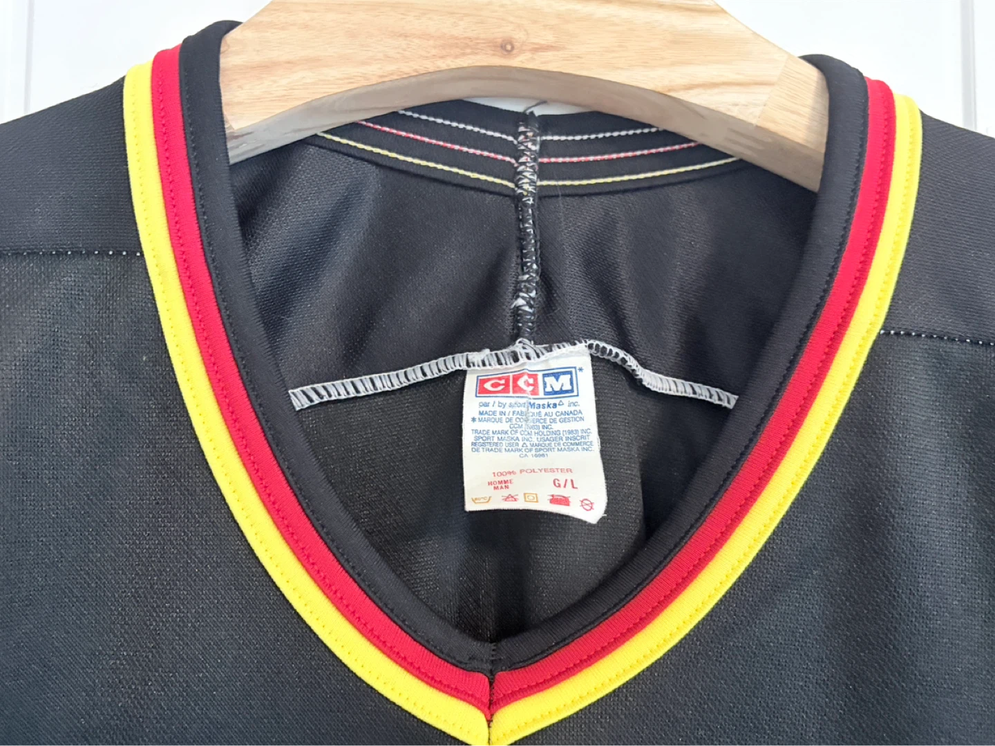 Authentic Vintage CCM Vancouver Canucks Black Skate Jersey Large - photo 3