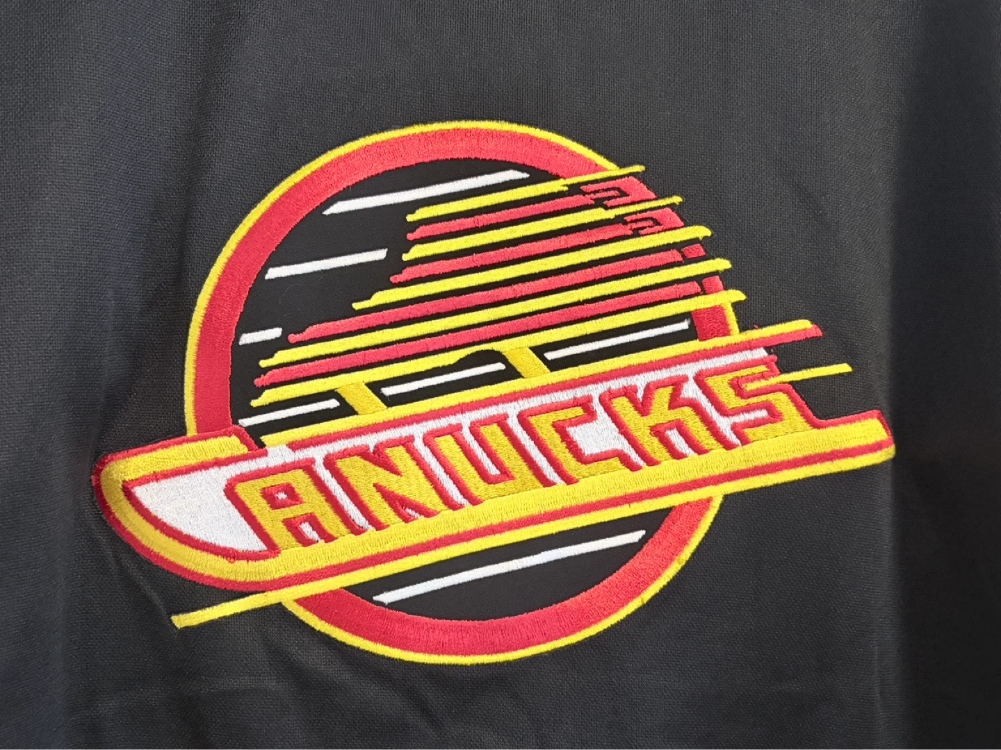 Authentic Vintage CCM Vancouver Canucks Black Skate Jersey Large - photo 2
