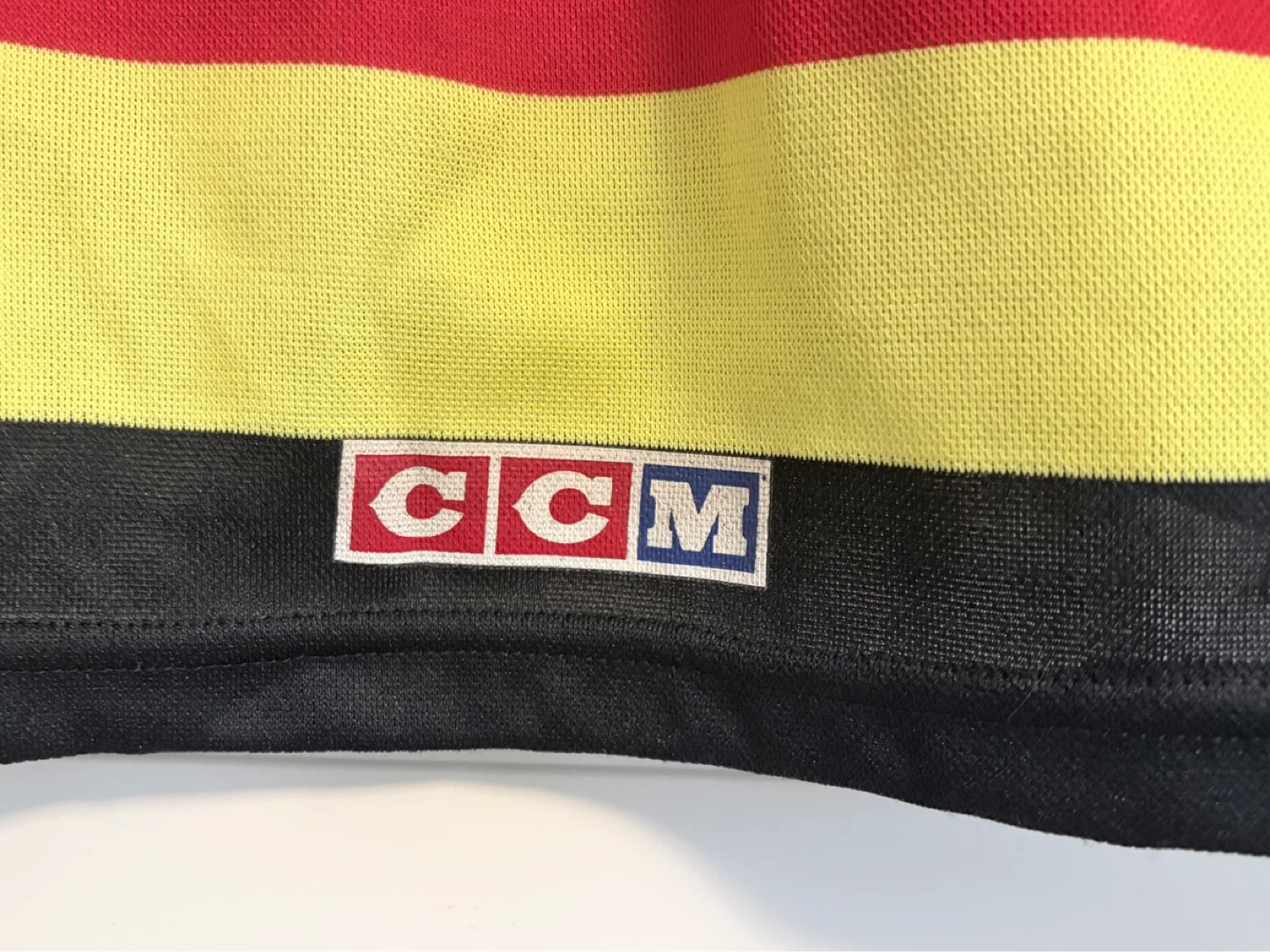 Authentic Vintage CCM Vancouver Canucks Black Skate Jersey Large - photo 5