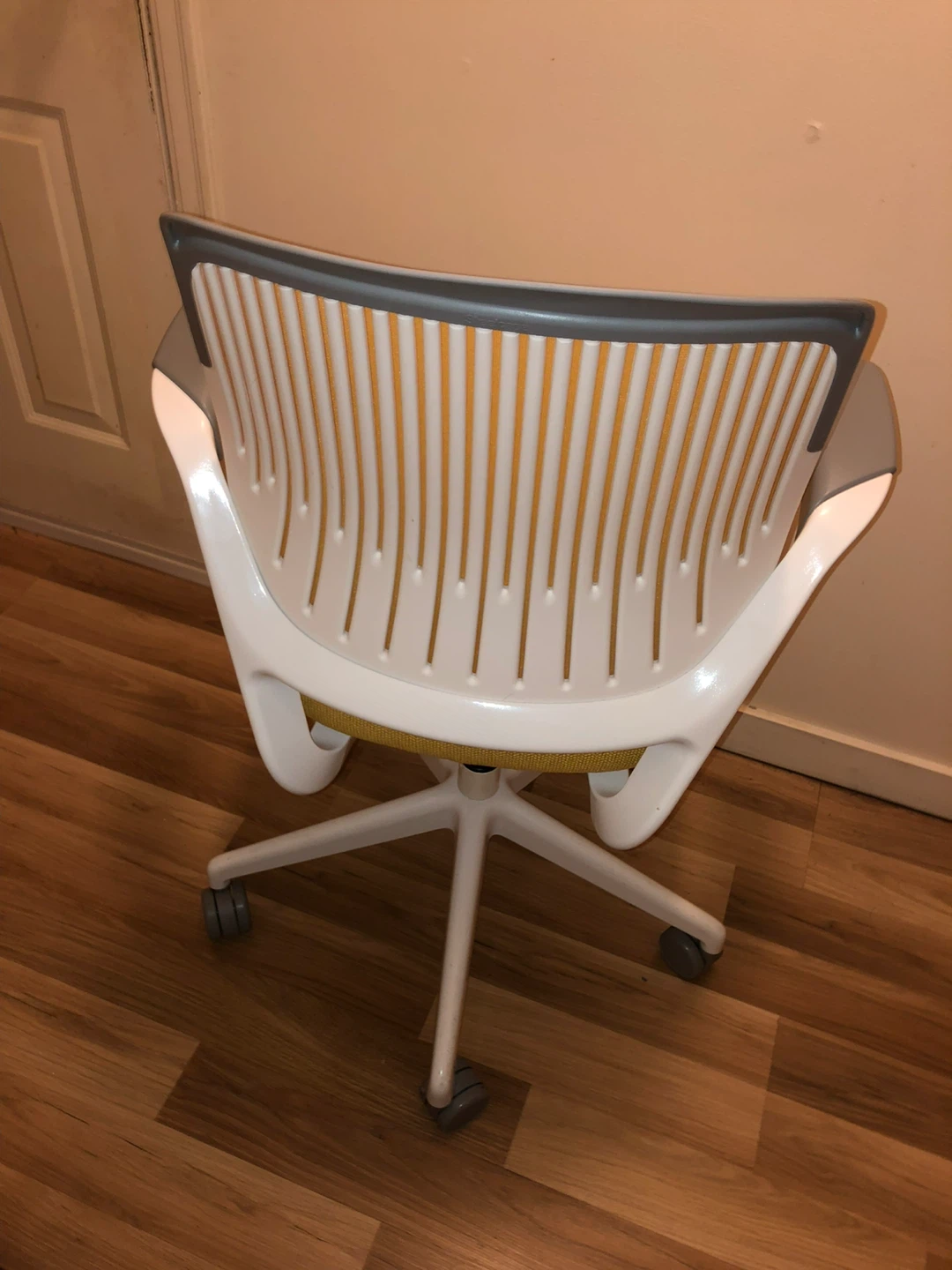 Office Chair - Yellow Mesh - photo 2