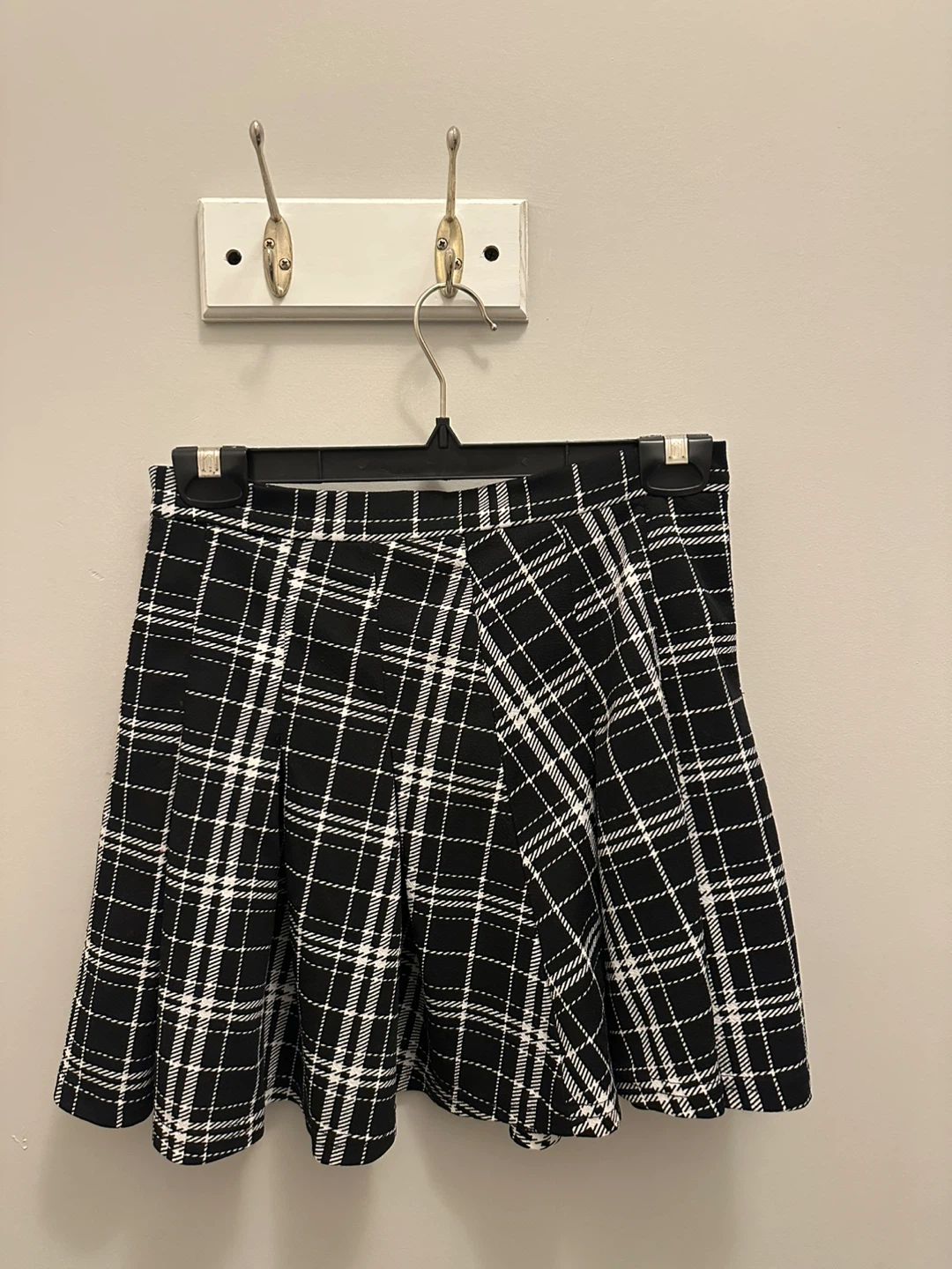 Black and white plaid skirt