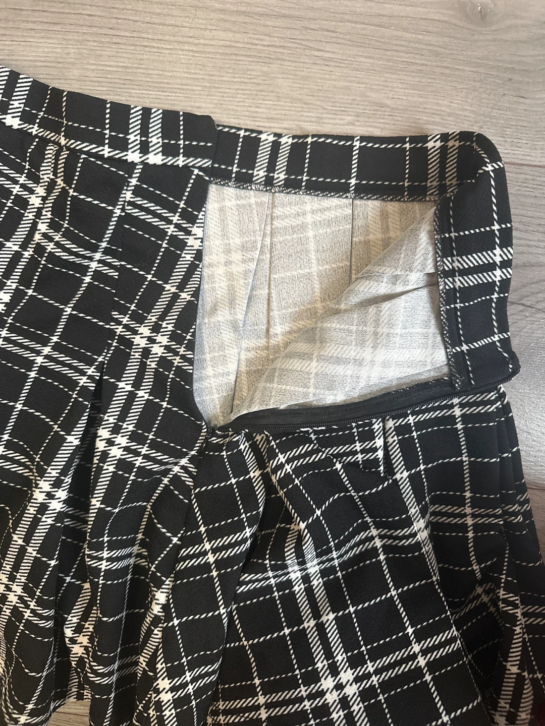 Black and white plaid skirt - photo 2