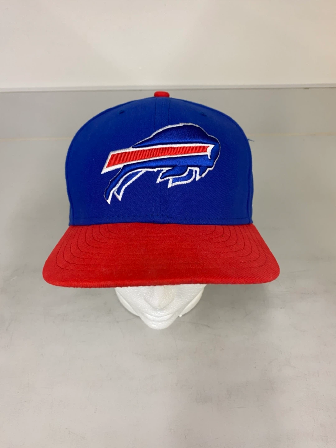 Buffalo Bills NFL New Era Fitted Hat w/ Embroidered Logo - 7 3/8