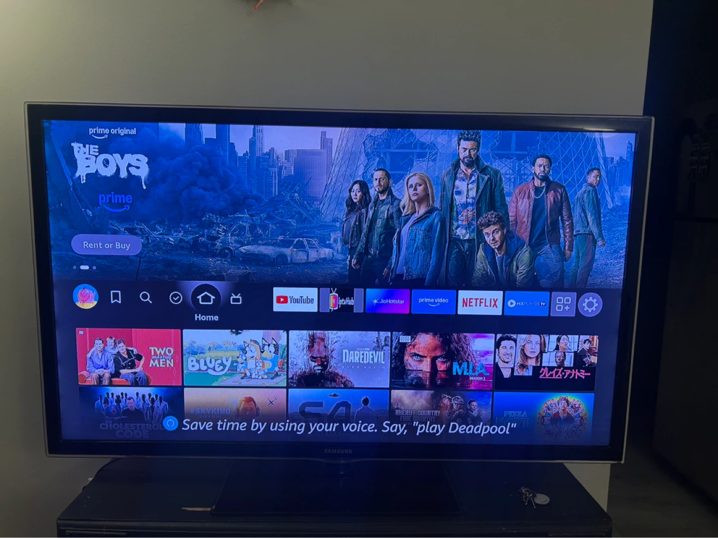 Samsung TV 55” (not a smart TV)