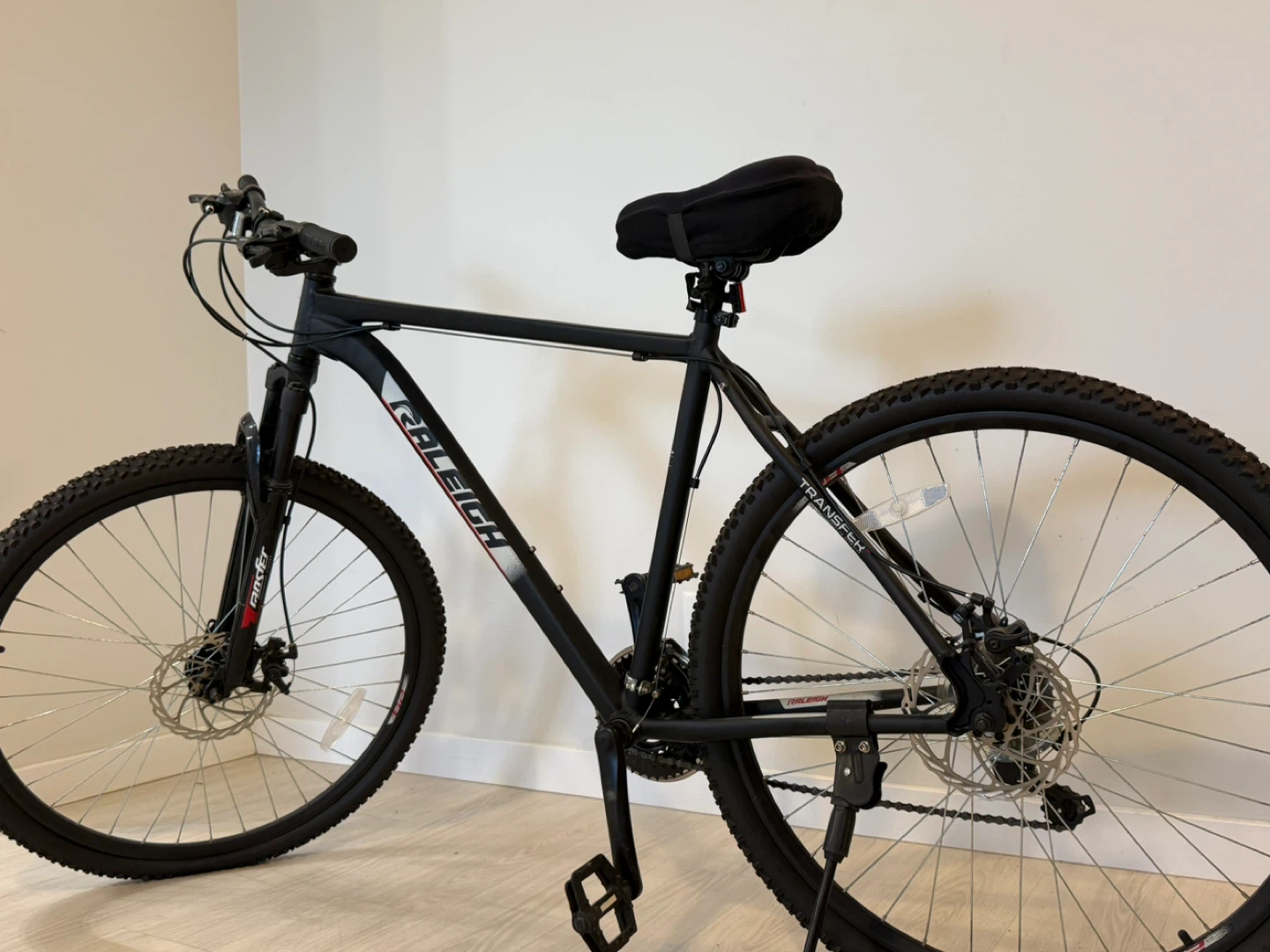 Raleigh Trailblazer Mountain Bike: 29 in