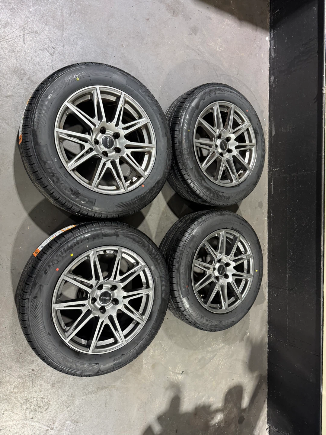 Mitsubishi Outlander 18” Rims & Brand New Tires – 235/60R18
