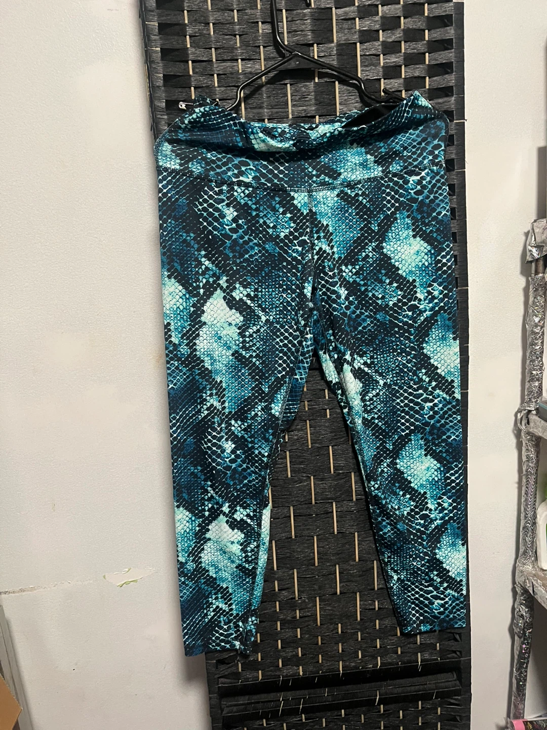 Women's Teal Snake Print Leggings size M xersion - photo 2