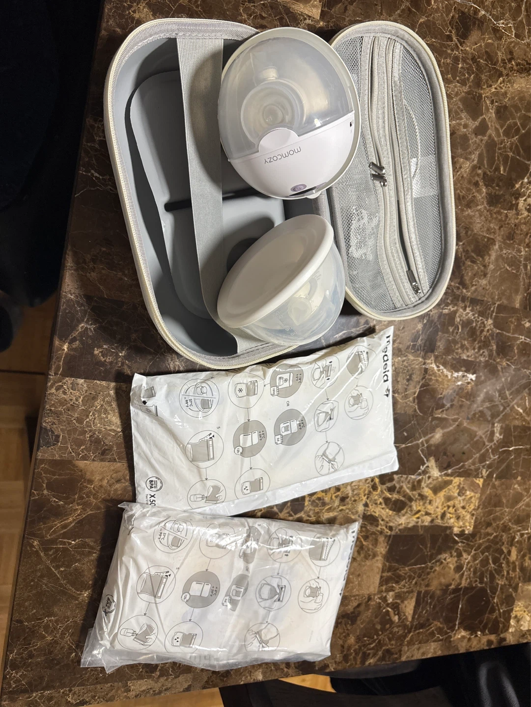 Momcozy Wearable Breast Pump - photo 2