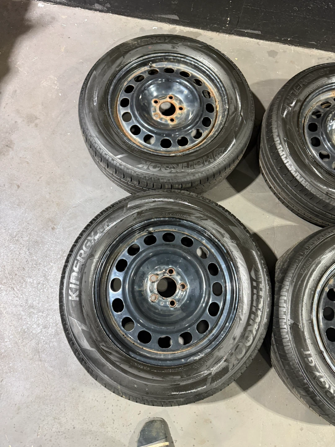 Hankook 235/60R18 All Season  – 5x115 – 7/32 - photo 2