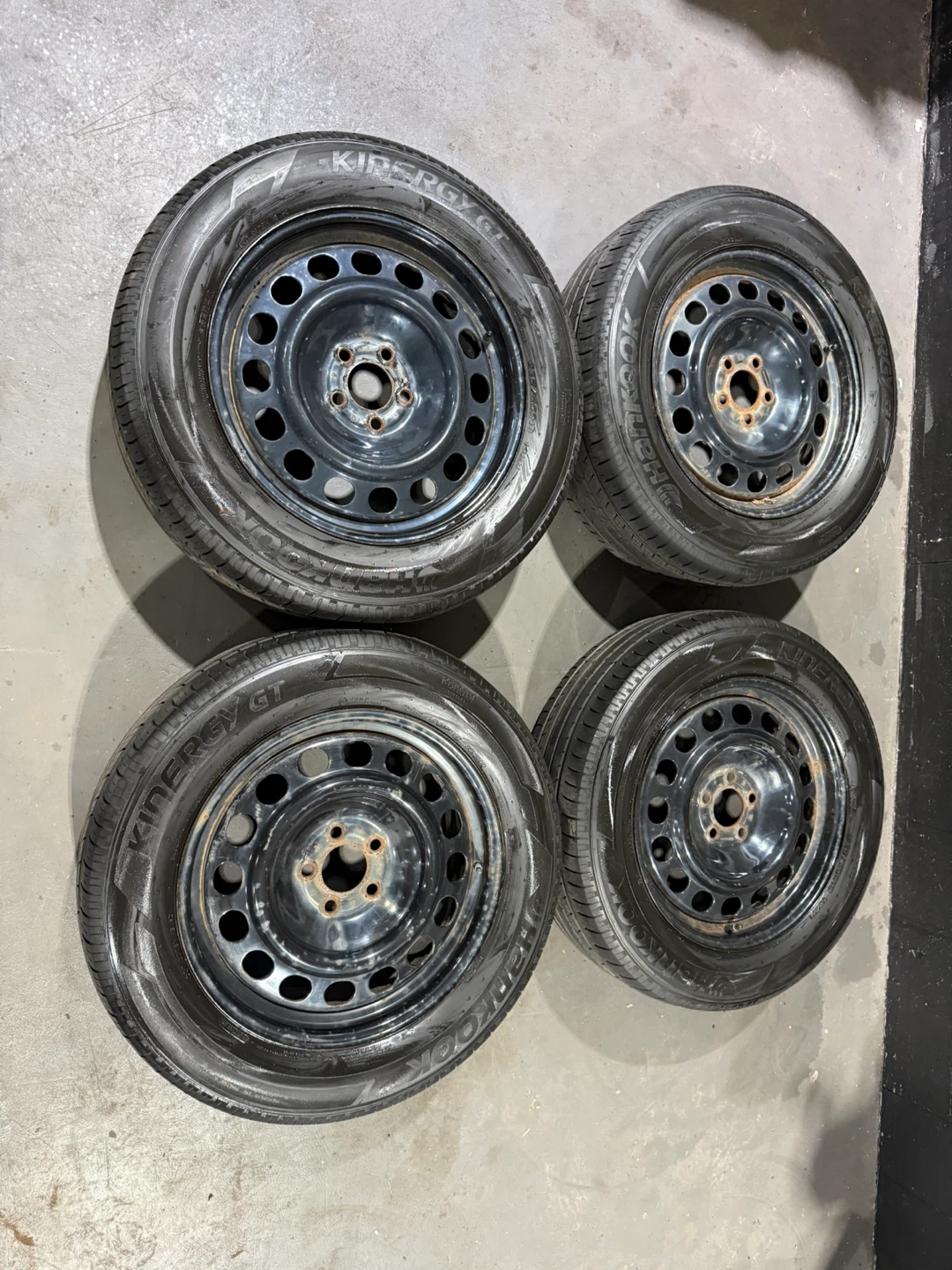 Hankook 235/60R18 All Season  – 5x115 – 7/32