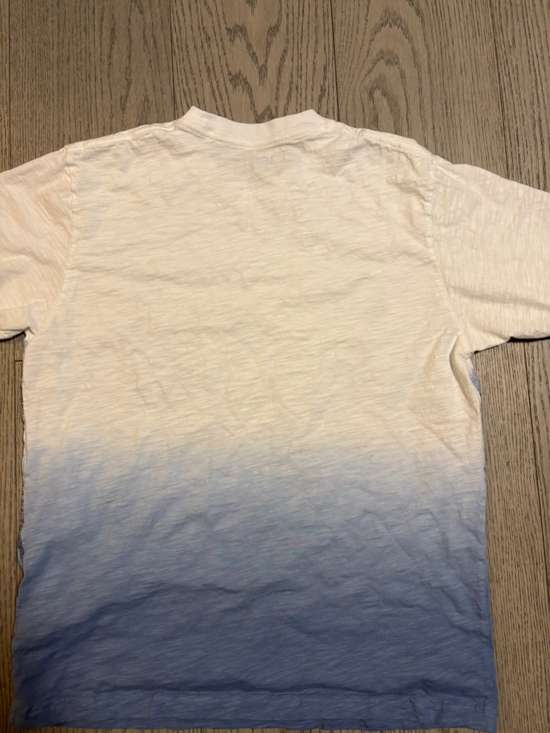 Uniqlo Graphic T-Shirt Medium - photo 2