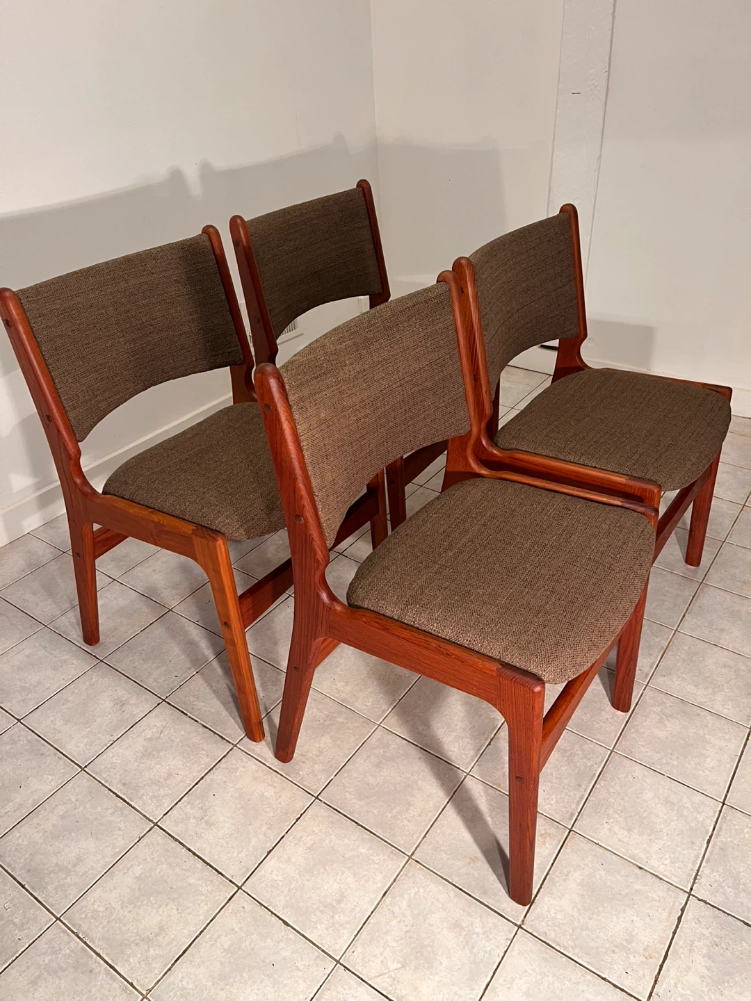 Restored Set of 4 Solid Teak Chairs - photo 2