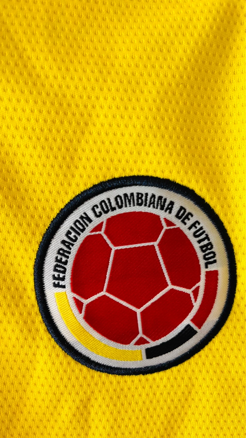 🇨🇴 Colombia Soccer Jersey – Size S (Slim Fit) - photo 2