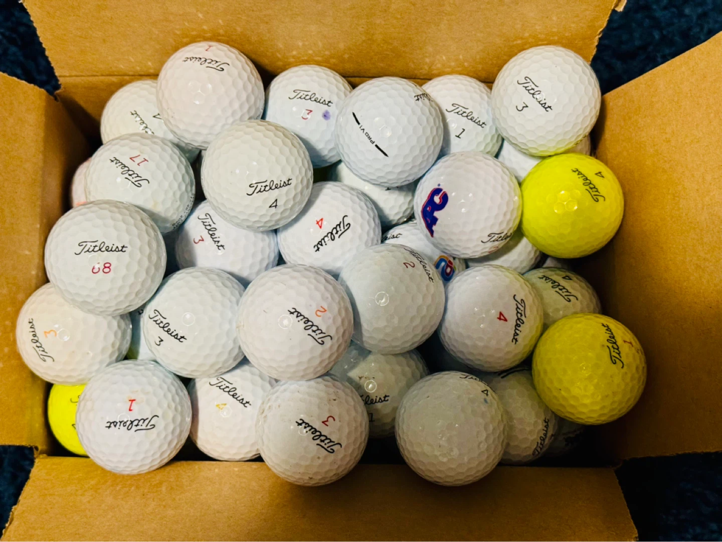 TITLEIST GOLF BALL LOT – 87 BALLS