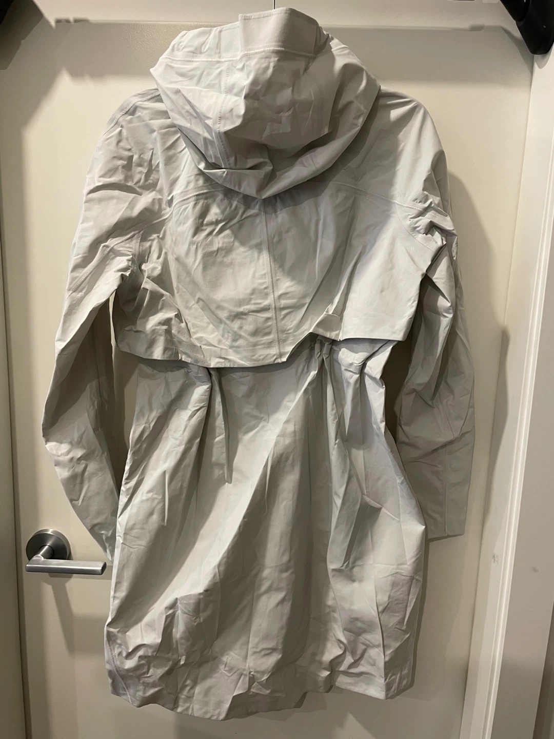 Lululemon Hooded Rain Jacket - photo 2