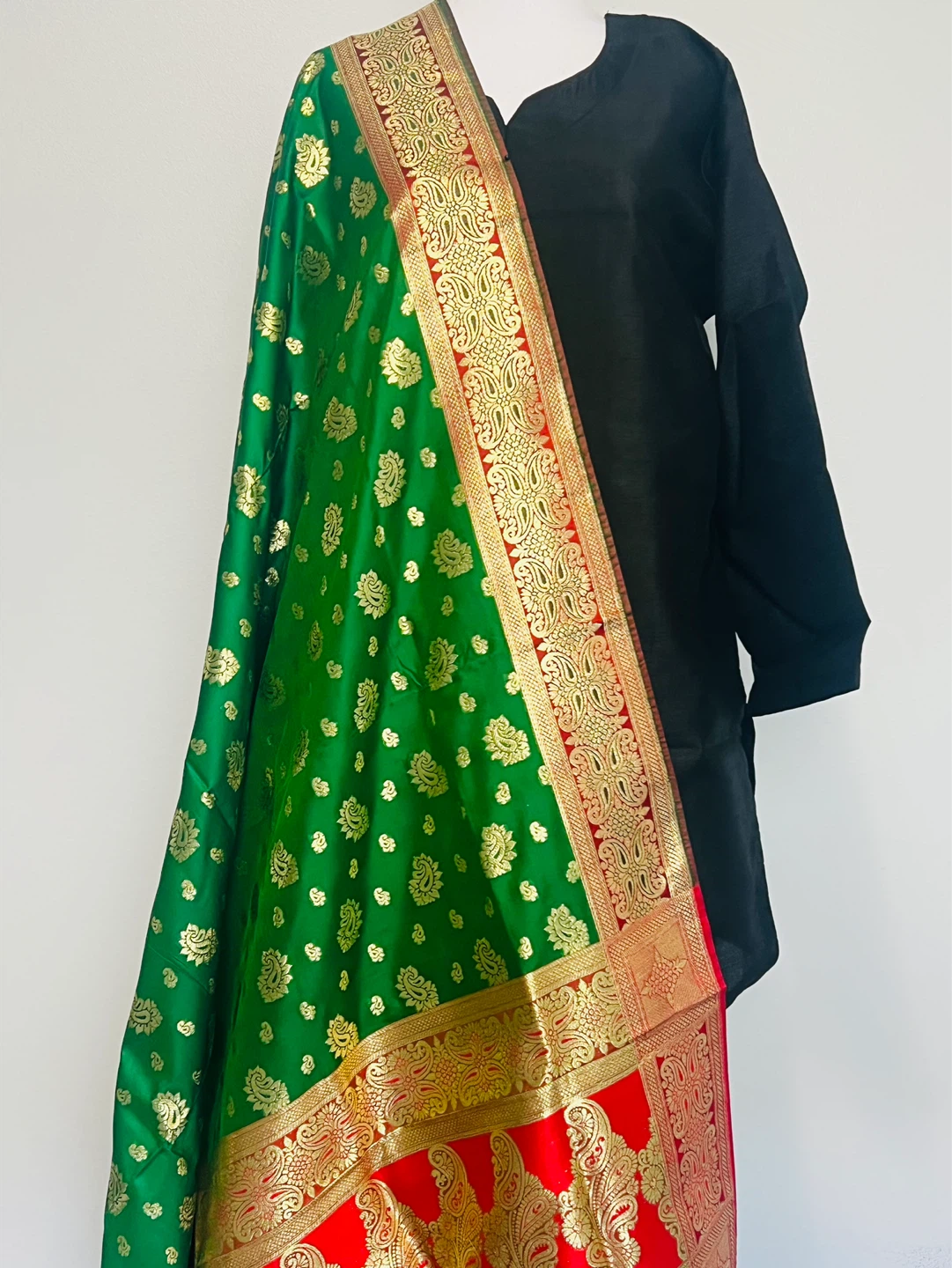 Green and Gold Banarsi Dupatta - photo 2