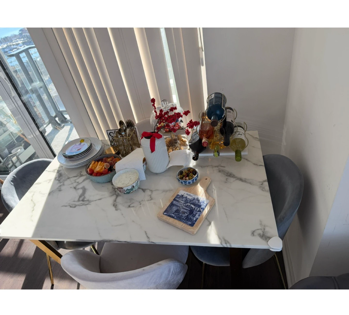 Marble top dining table with gold legs - photo 2