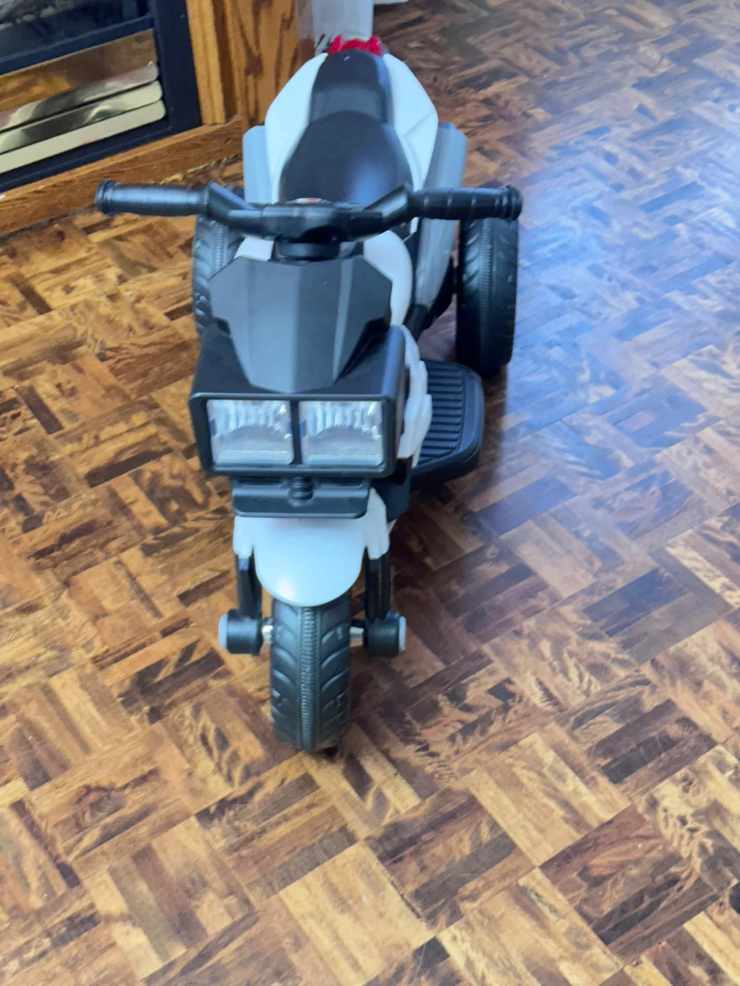 Kids Electric Ride-On Motorcycle comes with the charger - photo 2