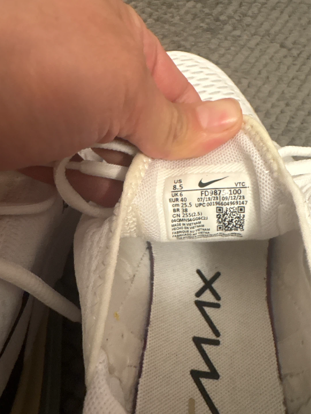 Air 270 nikes brown and white - photo 3