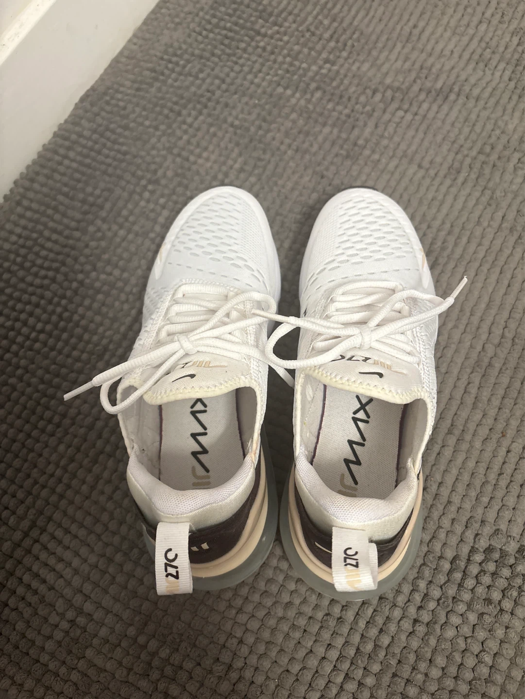 Air 270 nikes brown and white - photo 2