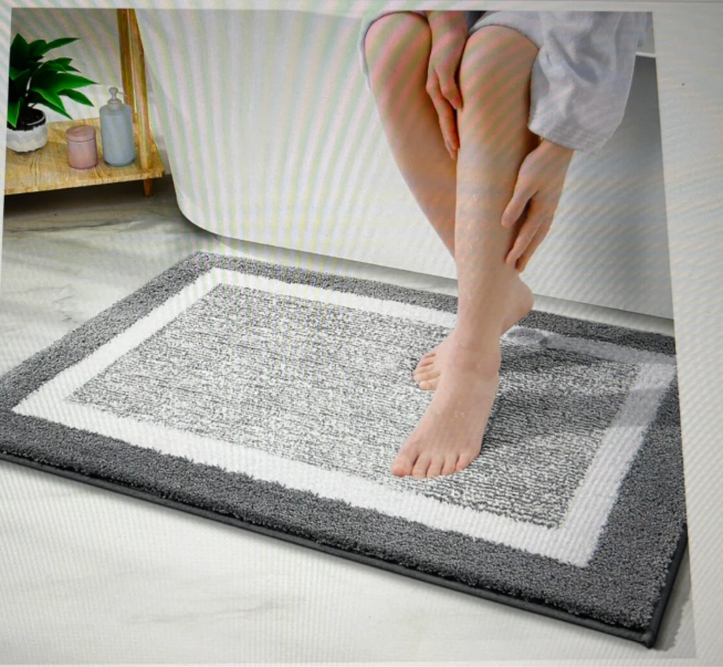 Grey and White Bath Mat (30”x20”)