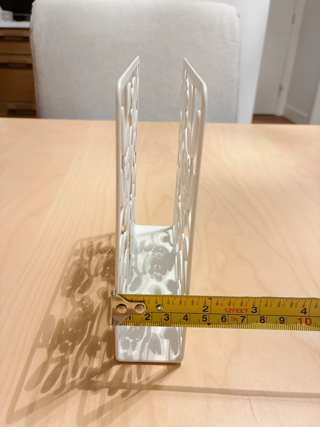 White Metal Napkin Holder with Floral Design - photo 3