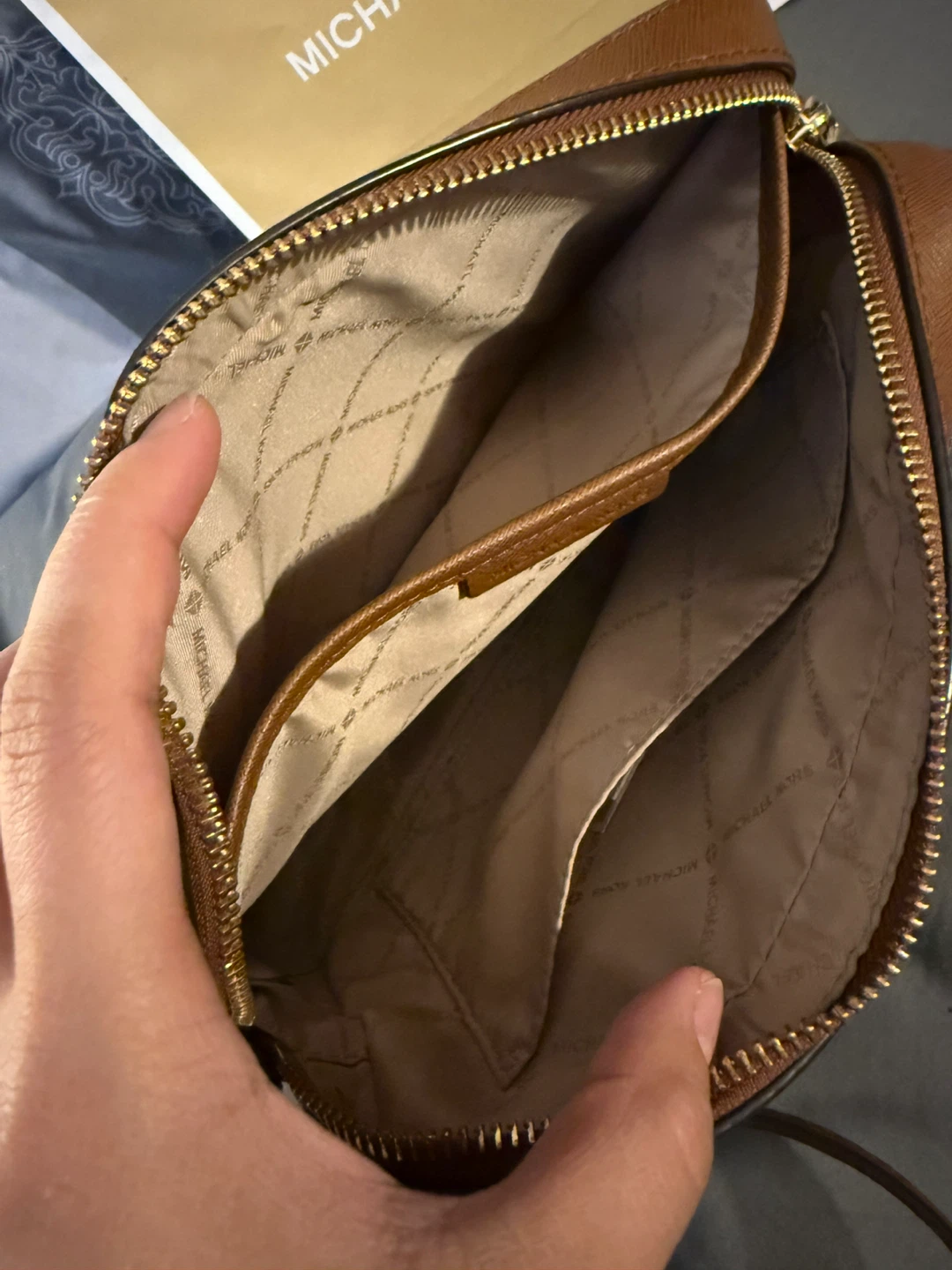 Michael Kors Jet Set Travel Medium Dome Crossbody Bag - photo 5