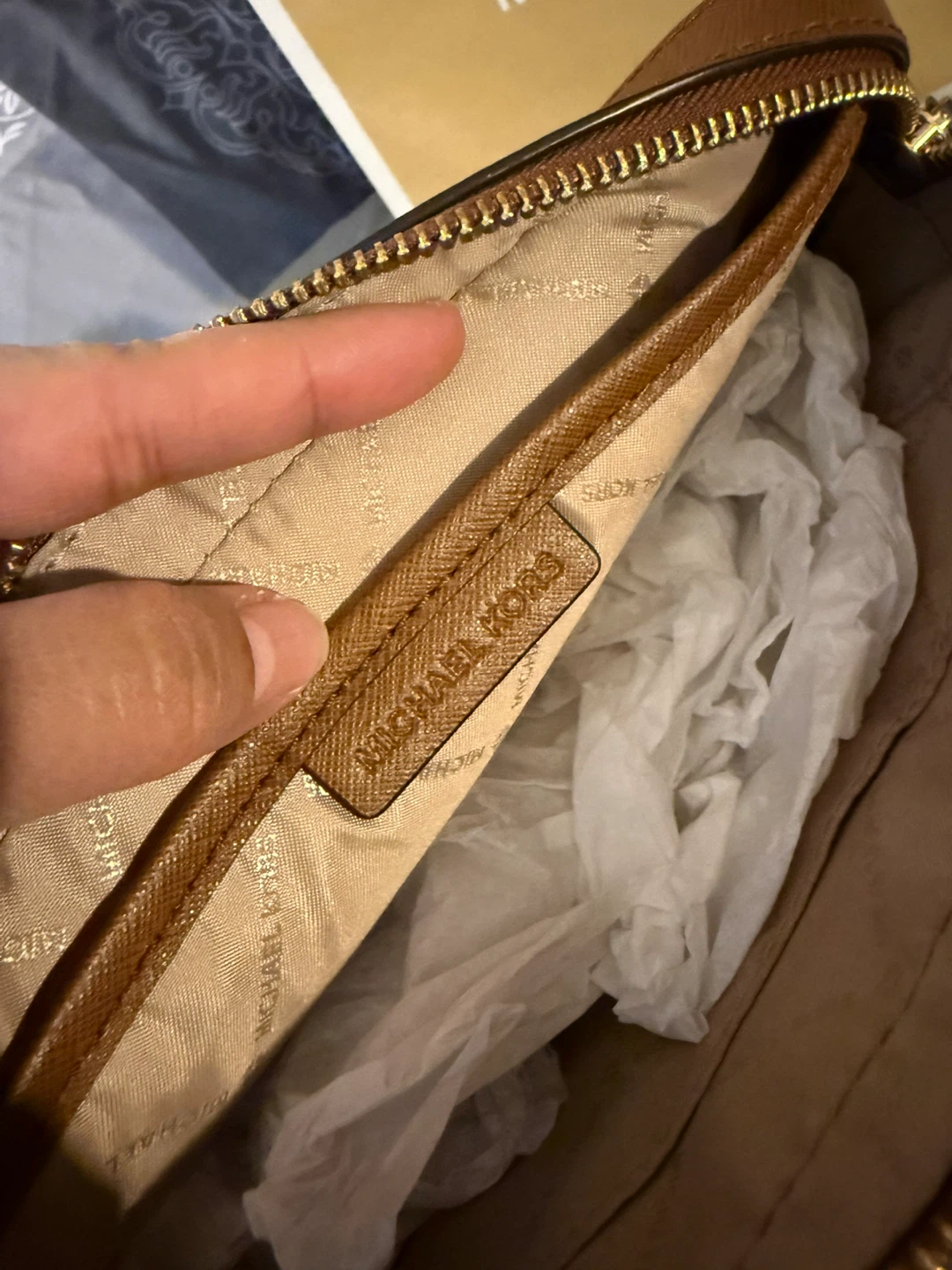 Michael Kors Jet Set Travel Medium Dome Crossbody Bag - photo 4