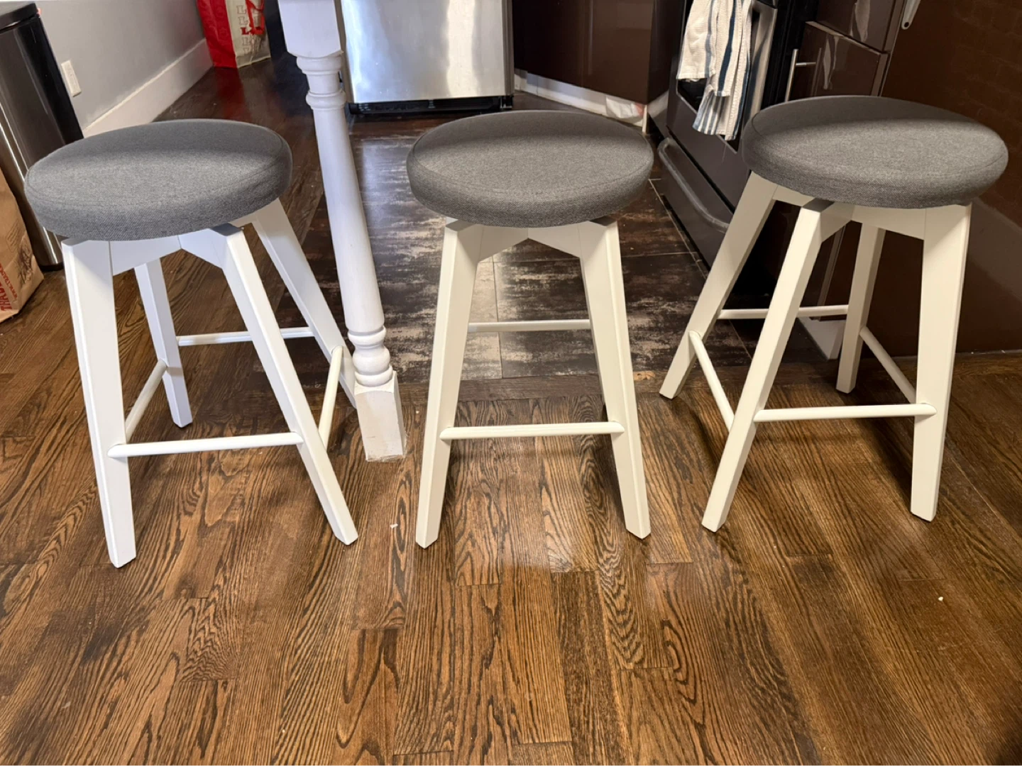 Counter Height cushioned barstools with 360 swivel - photo 2