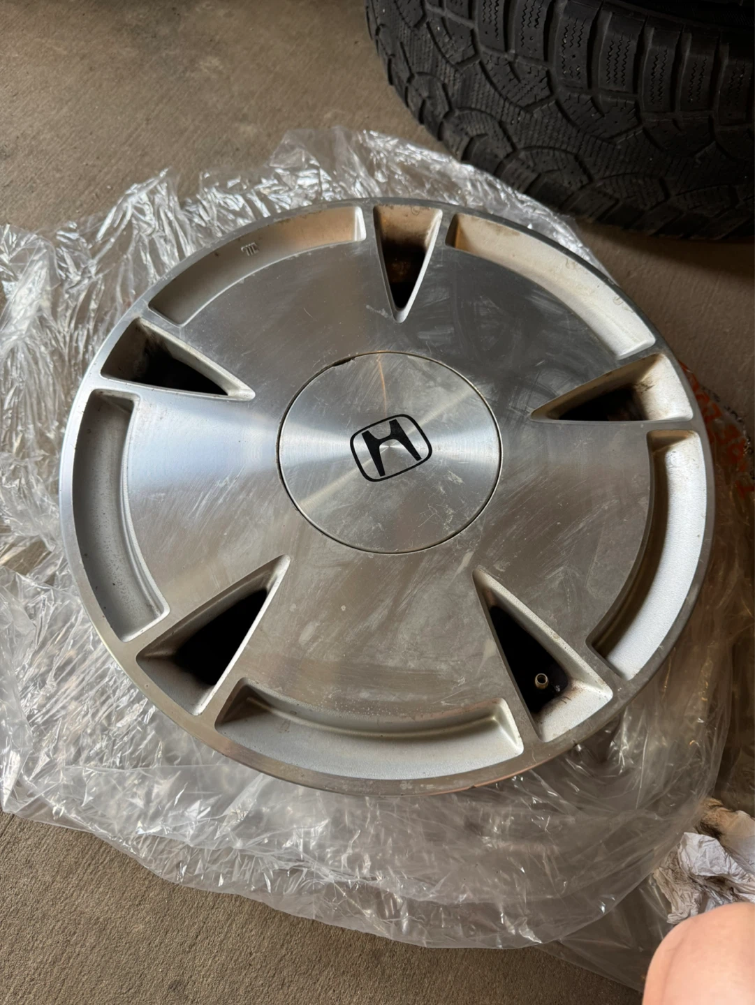 Set of 4 Honda Hubcaps