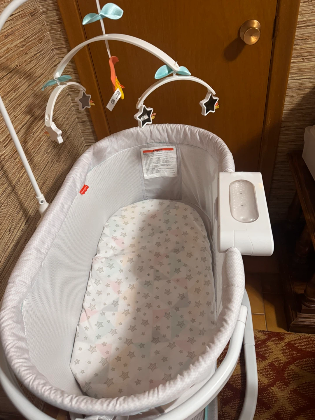 Fisher-Price Soothing Motions Bassinet - photo 3