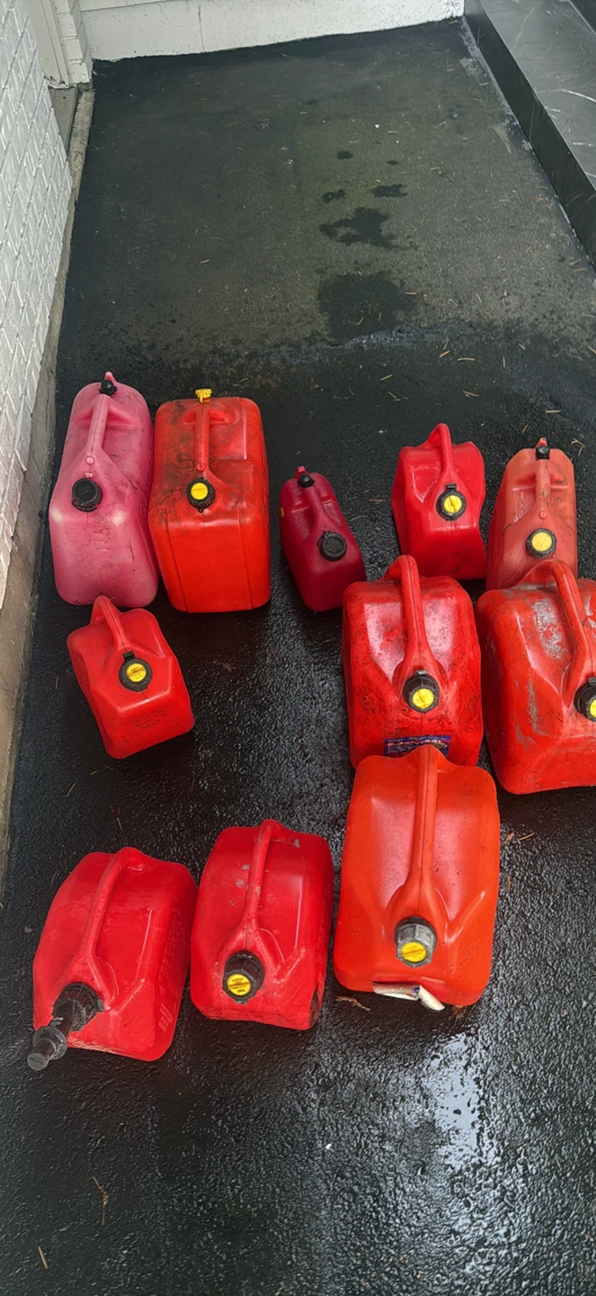 Assorted Gas Cans - Red and Pink - photo 4