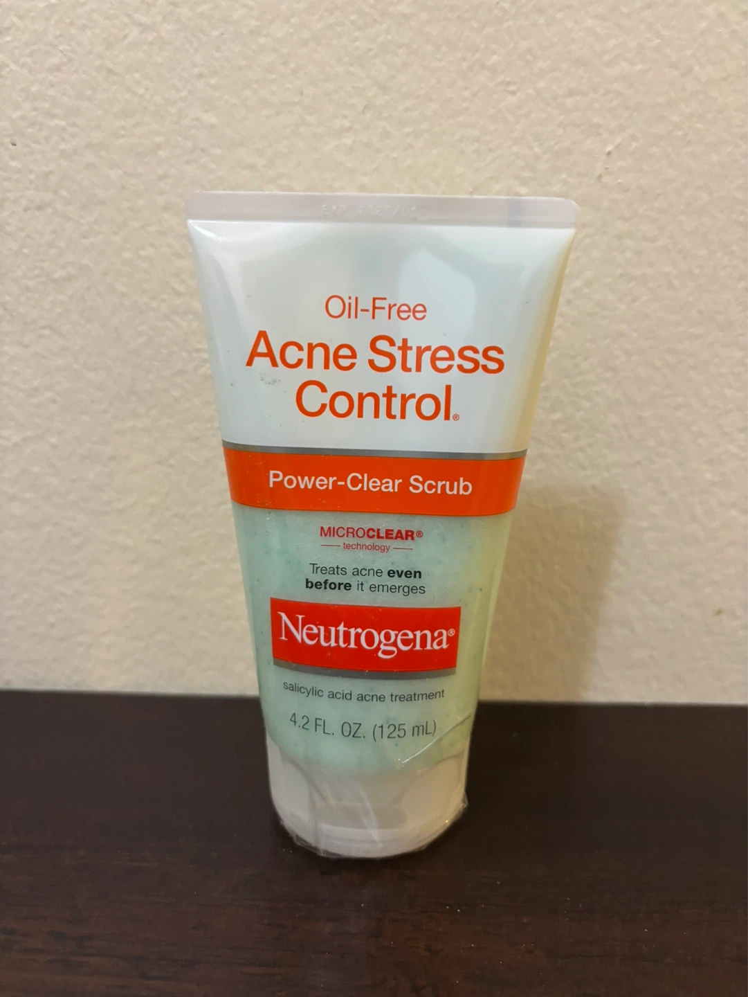 Neutrogena Oil-Free Acne Stress Control Power-Clear Scrub 4.2 oz