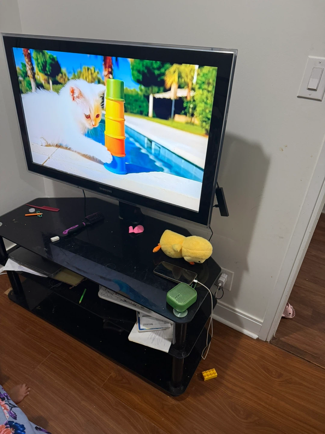 Samsung Flat Screen TV with Stand - photo 3