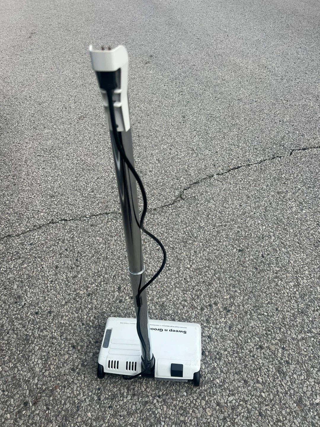 Central vacuum Sweep n Groom Cordless Electric Broom Vacuum