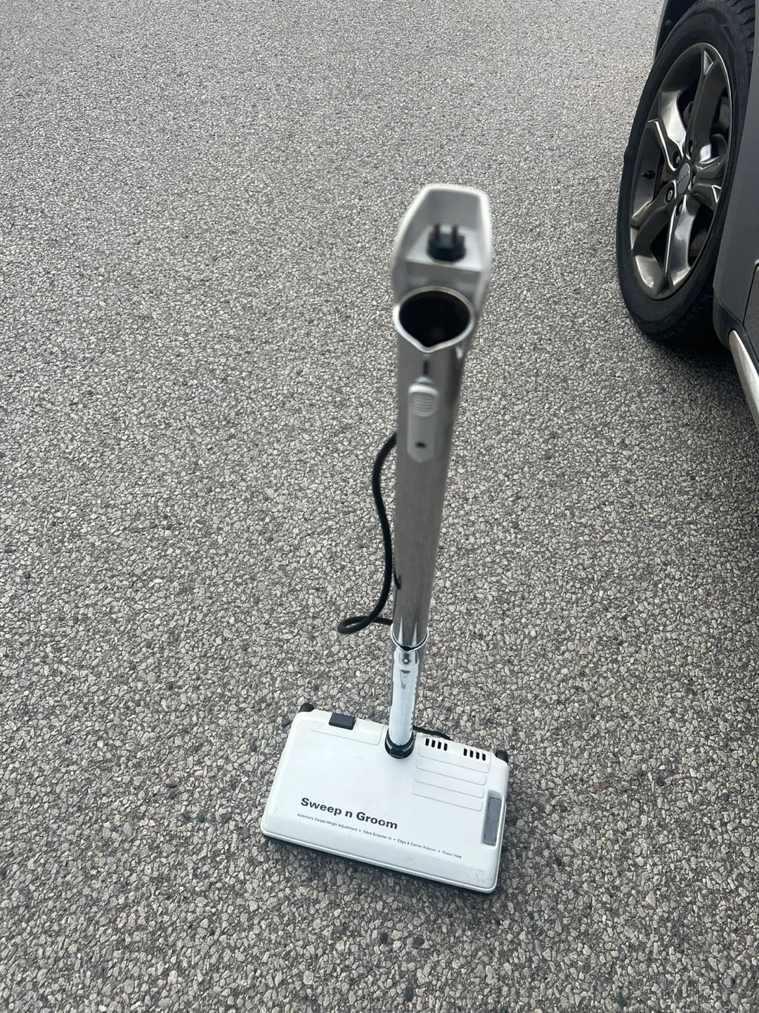 Central vacuum Sweep n Groom Cordless Electric Broom Vacuum - photo 3