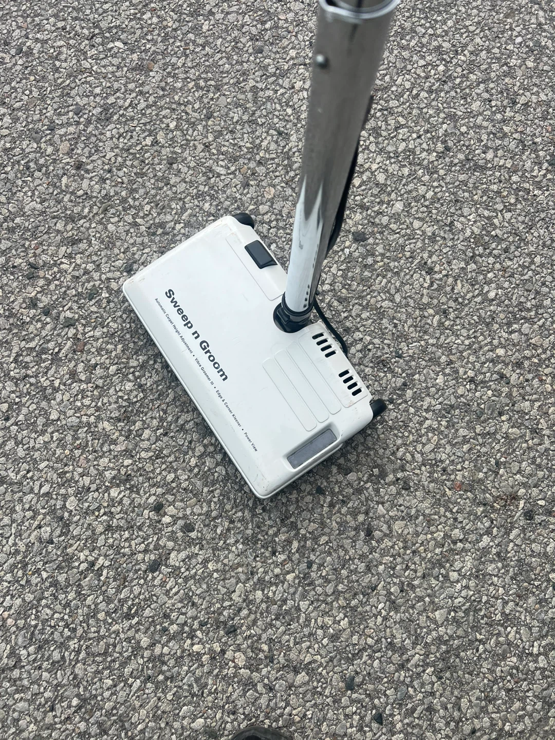 Central vacuum Sweep n Groom Cordless Electric Broom Vacuum - photo 2