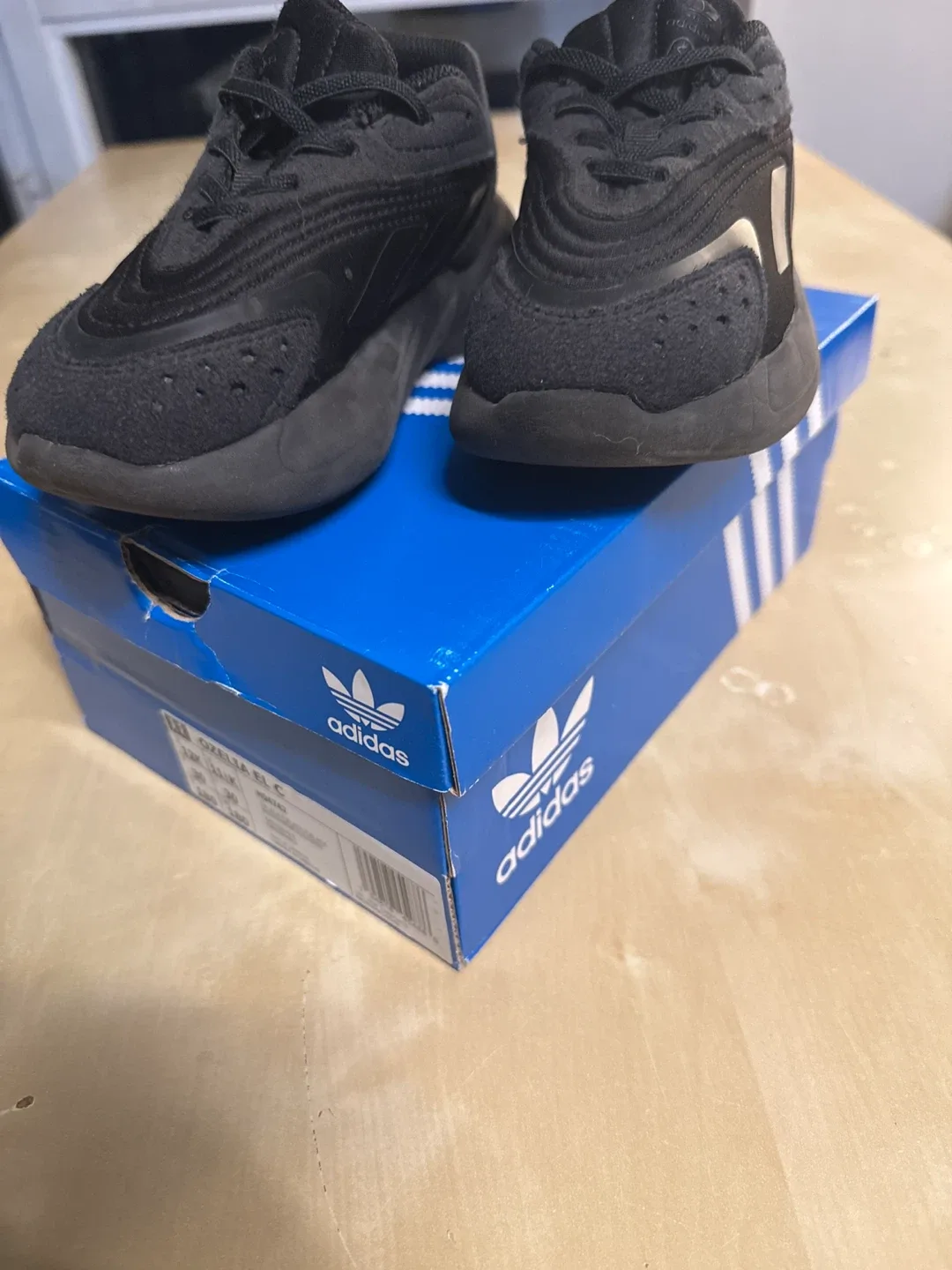 Adidas Ozelia EL C Kids Shoes