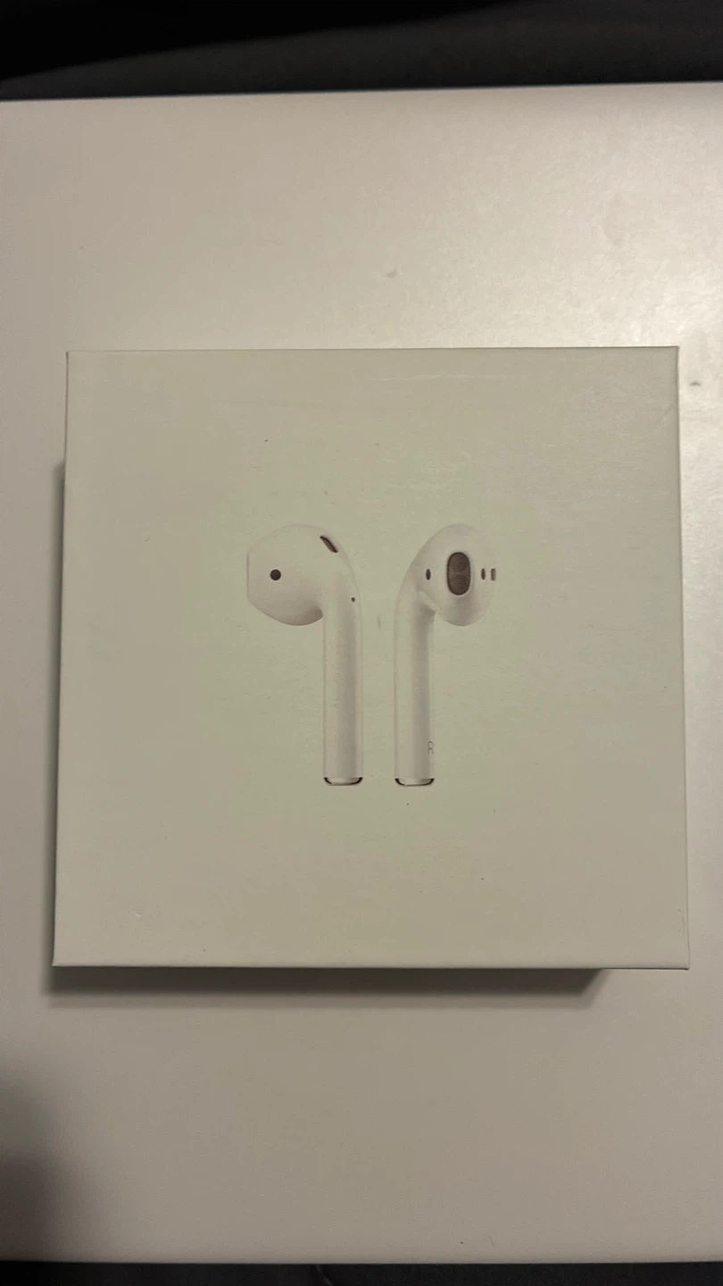 Apple AirPods 2nd Gen with Charging Case