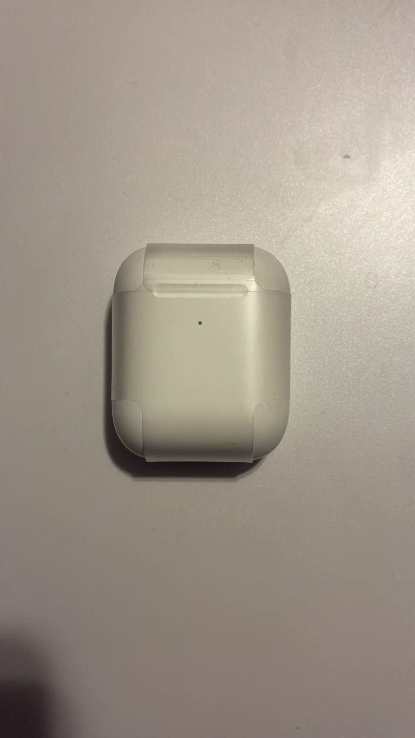 Apple AirPods 2nd Gen with Charging Case - photo 4