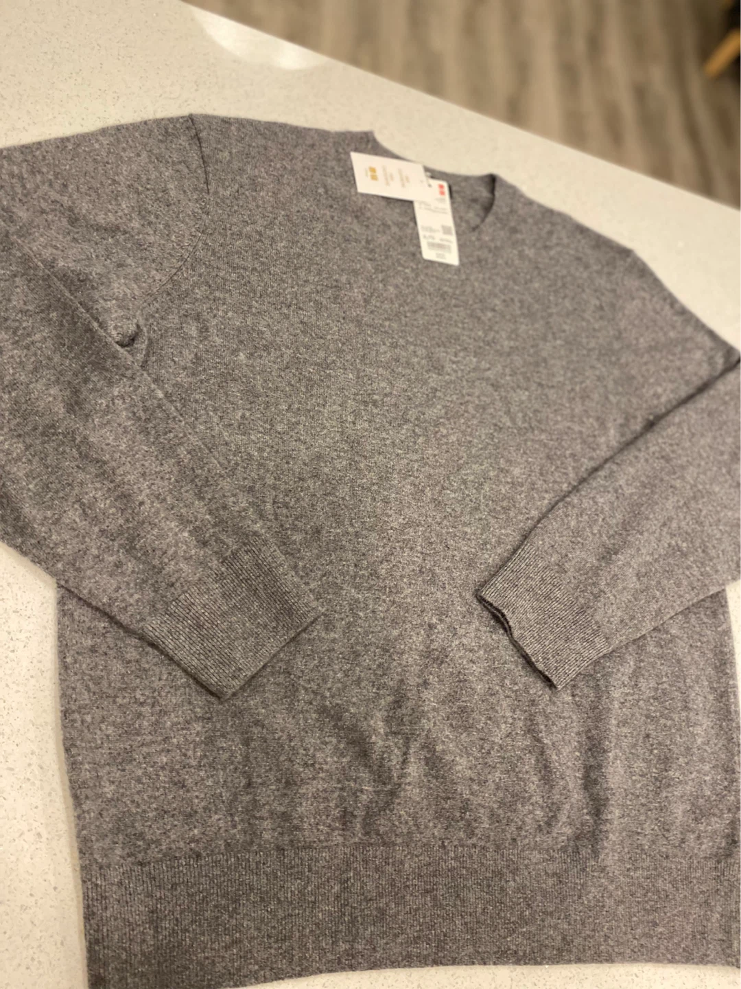UNIQLO 100% Cashmere Sweater - photo 2