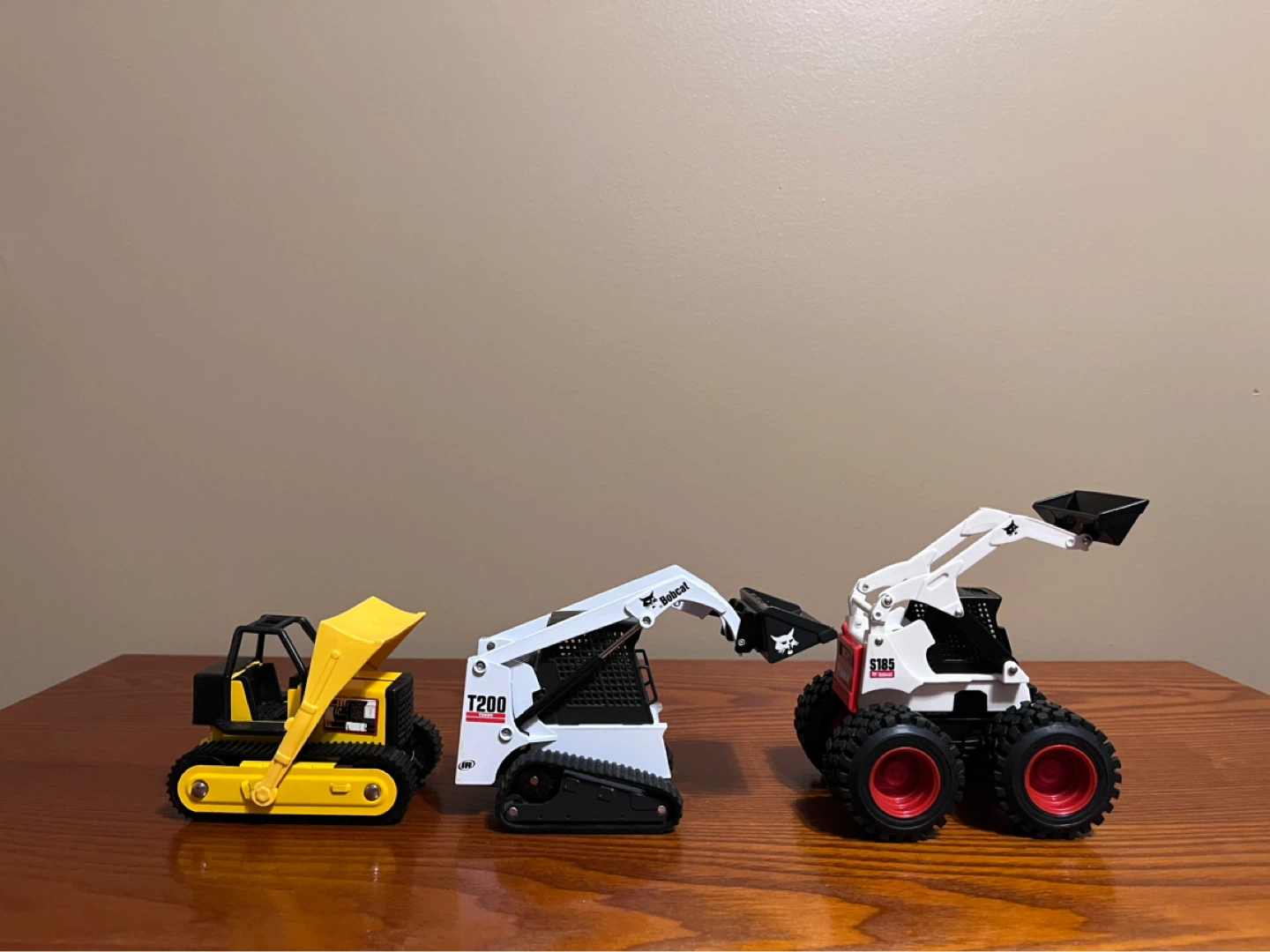 BOBCATS & DOZER DIECAST (Read description) - photo 2