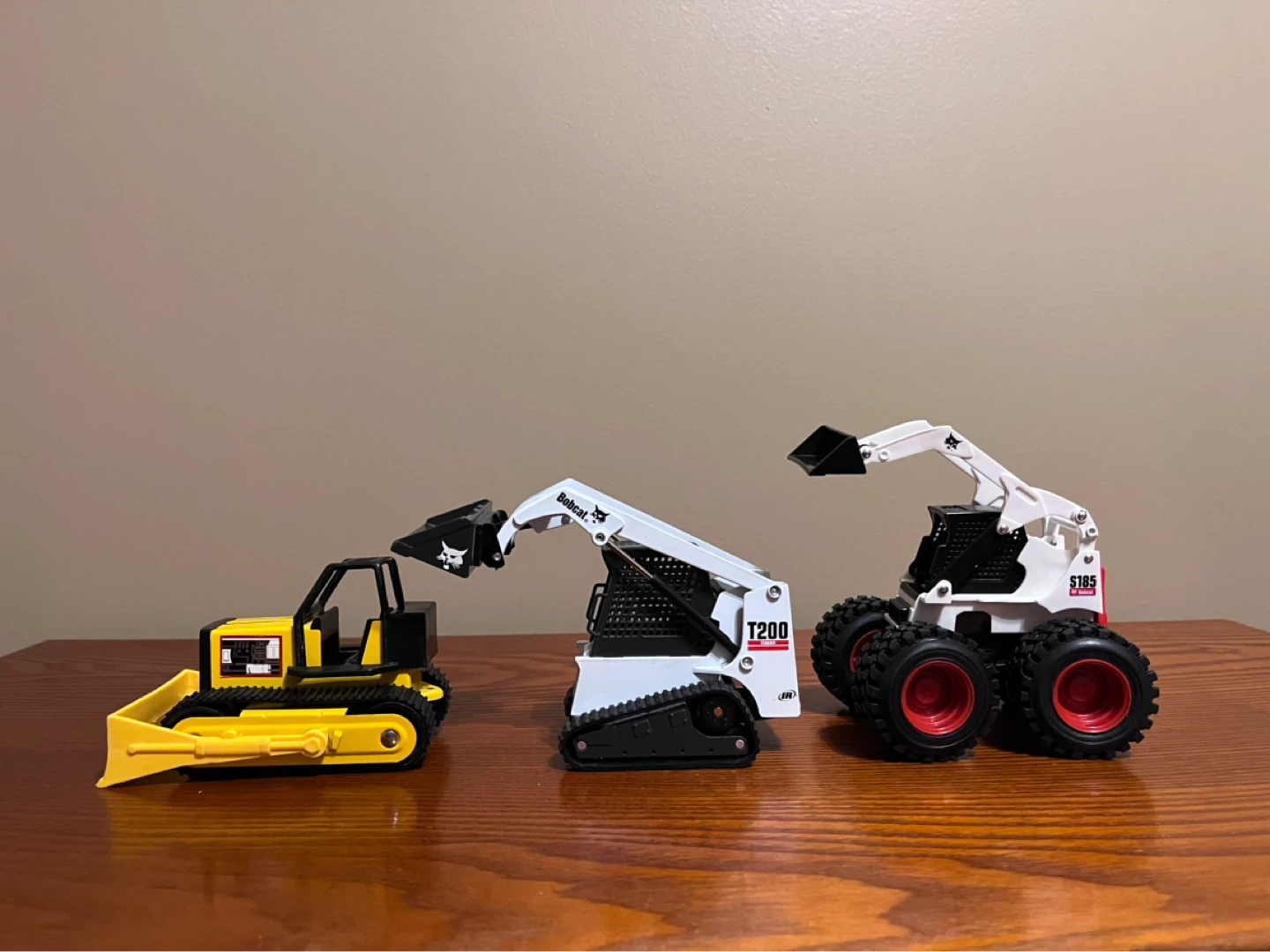 BOBCATS & DOZER DIECAST (Read description)