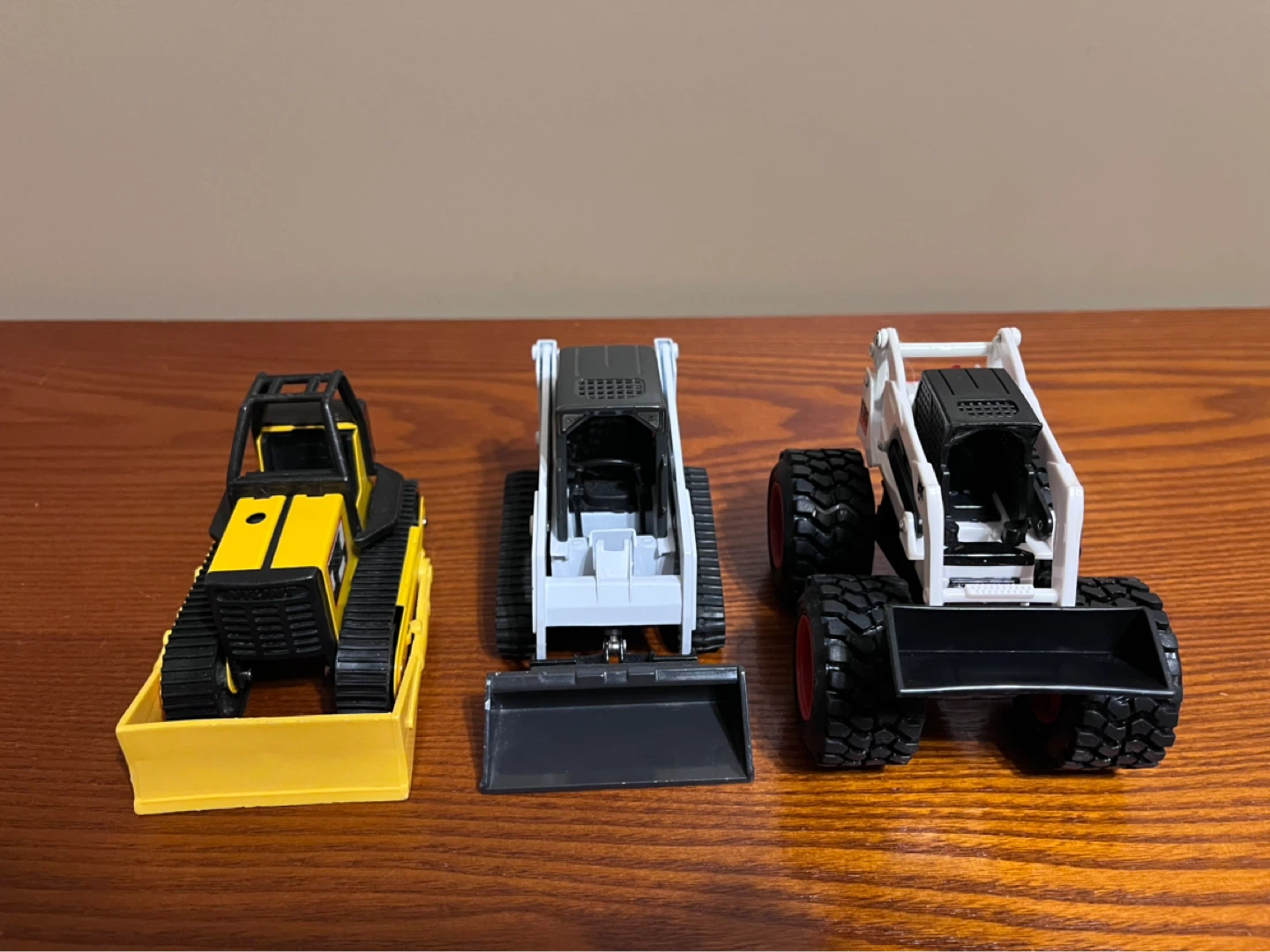 BOBCATS & DOZER DIECAST (Read description) - photo 3