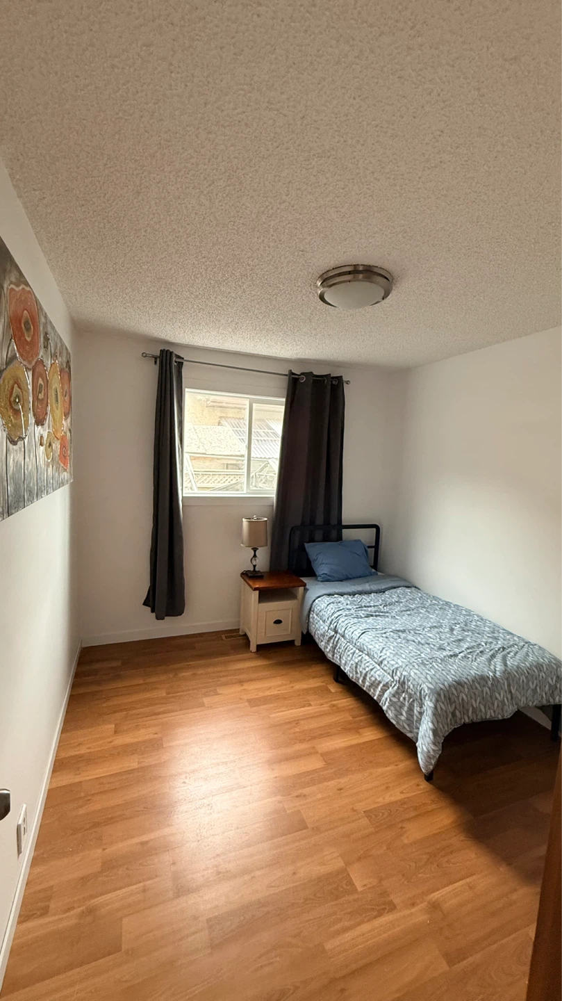 Bedroom for Rent City of Airdrie Downtown