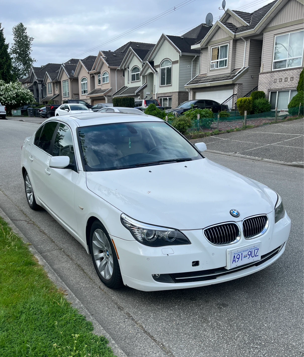 White BMW 5 Series Sedan