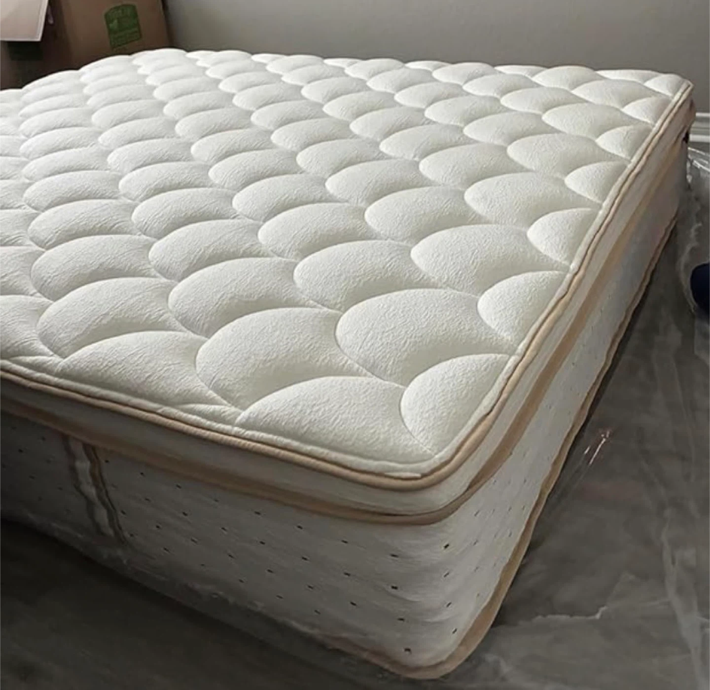 12 inch New Queen Size Mattress With Memory Foam. - photo 2