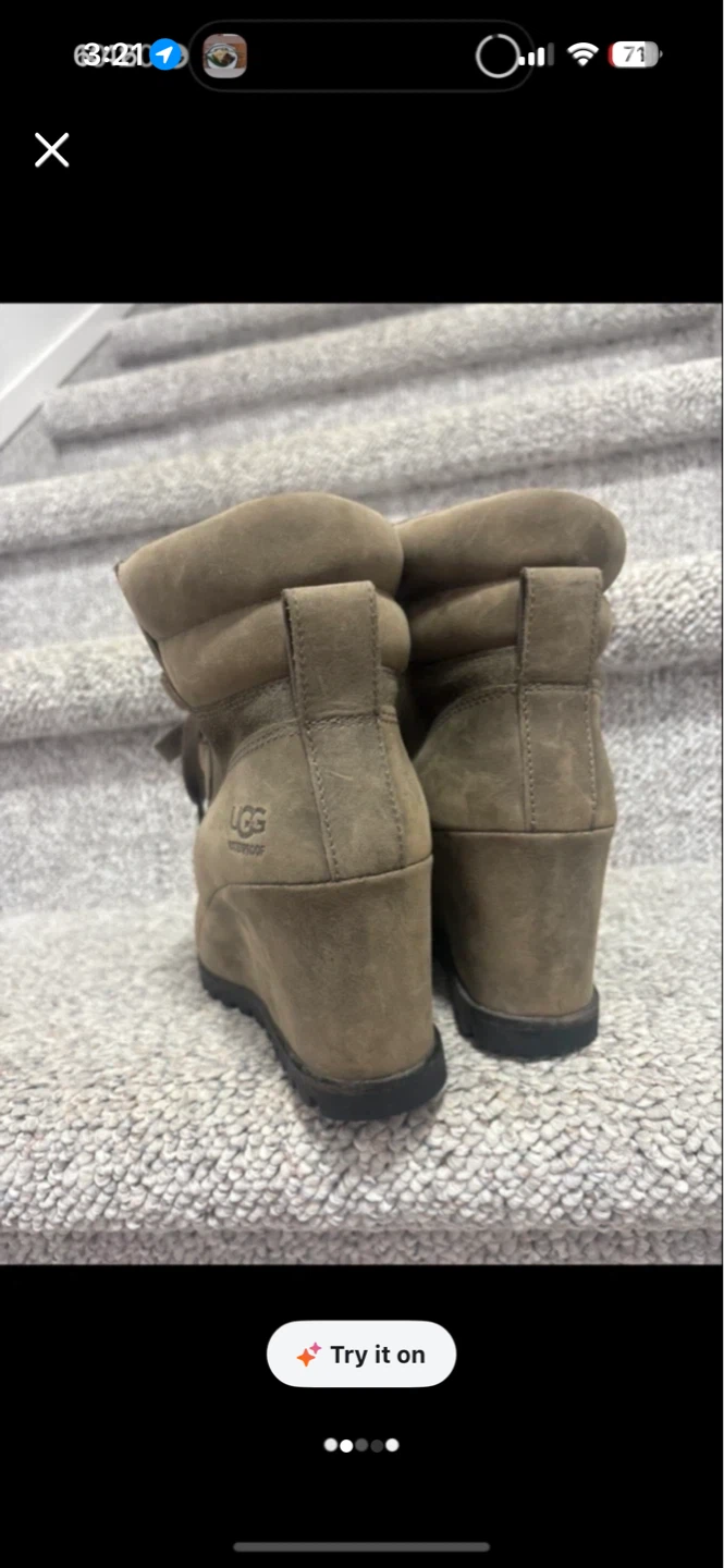 UGG Wedge Boots - Taupe Suede size 7.5